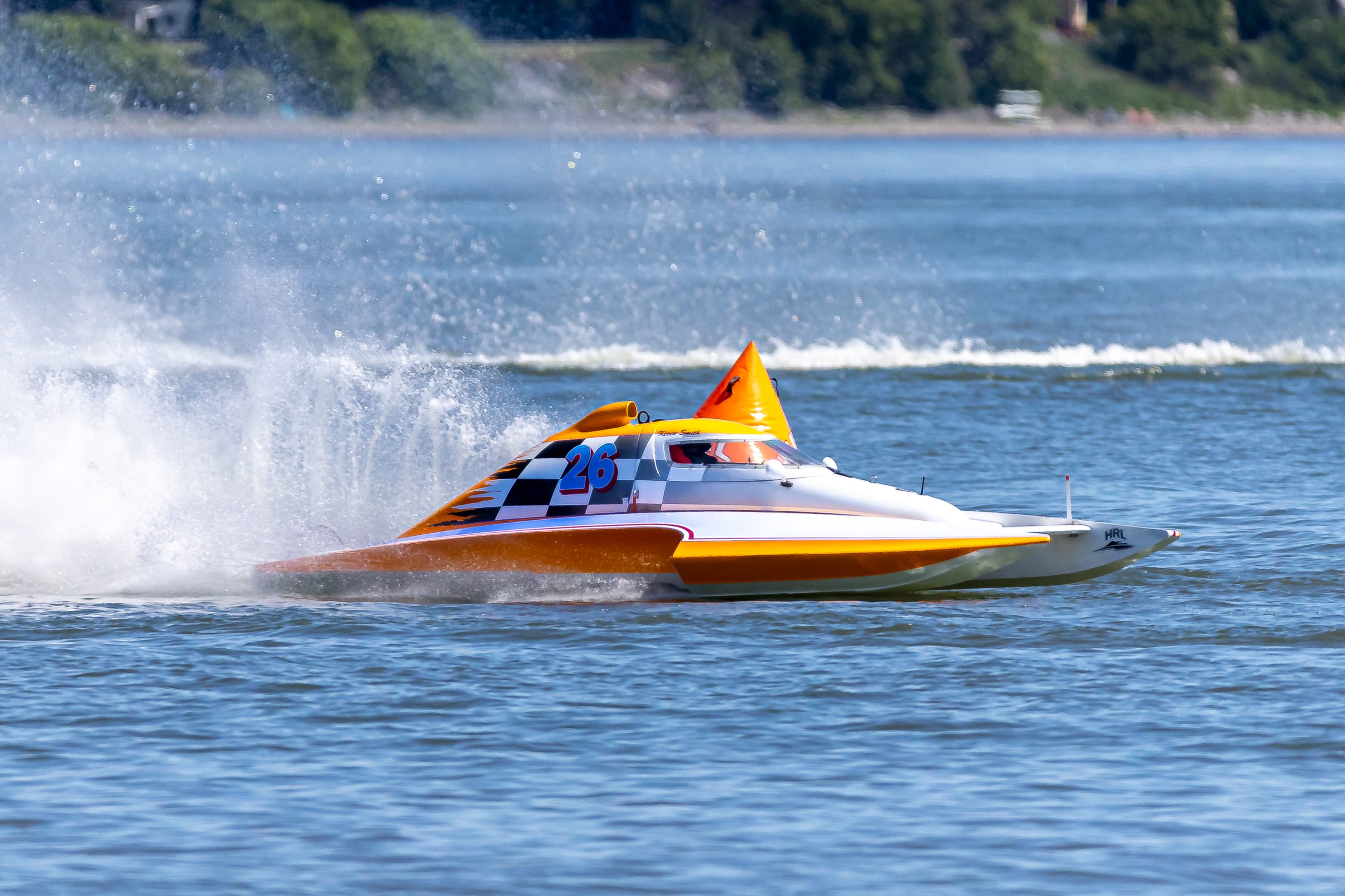 F-26 Dream Weaver hydroplane at speed